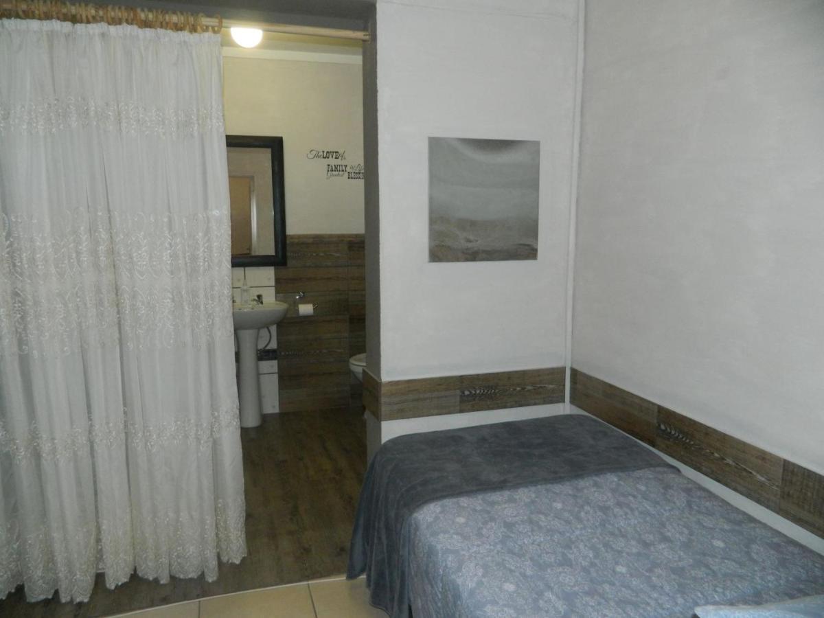 Aub Guesthouse - Mariental Esterno foto